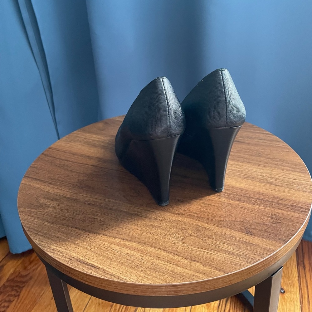 Michael Kors Women’s wedges - Picture 3 of 3